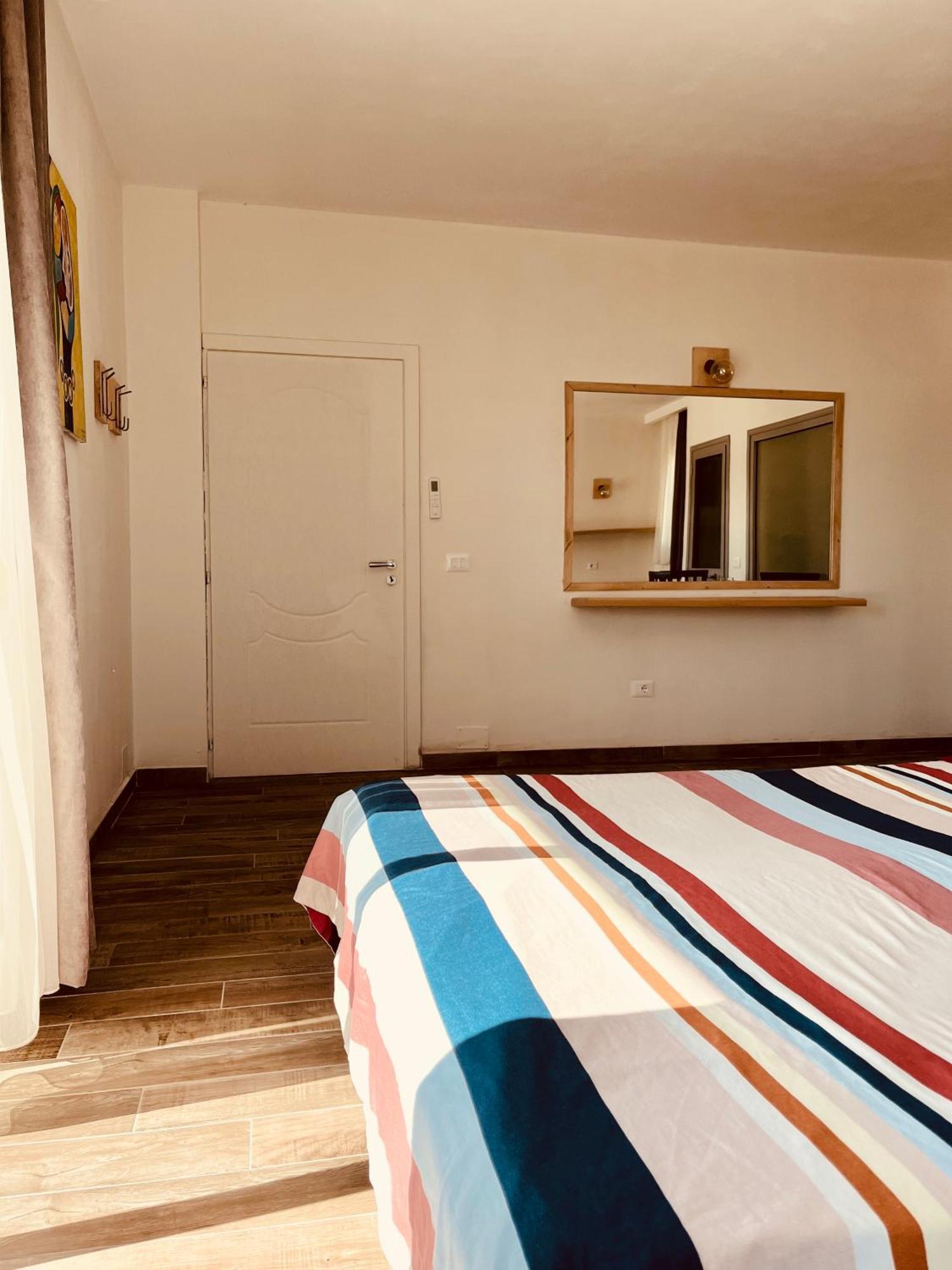 Family Tree - Quiet Area - Self Check In Aparthotel Голем Екстериор снимка